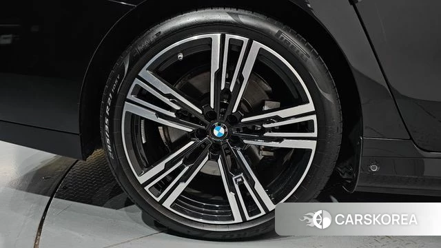 BMW 7 Series (G70) id 4441973 из Кореи 13