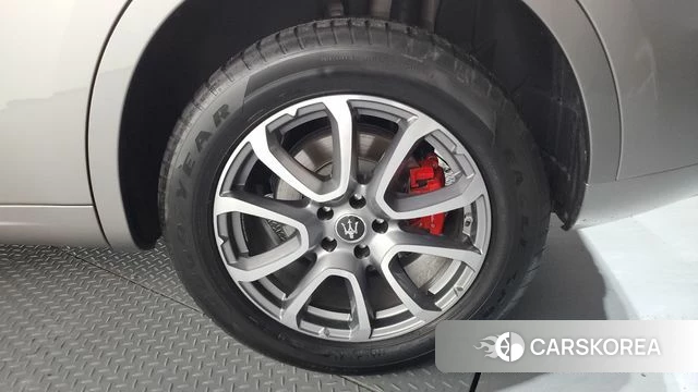 Maserati Levante id 4562529 из Кореи 13