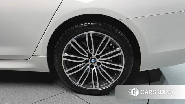 BMW 5 Series (G30) id 4197119 из Кореи 13