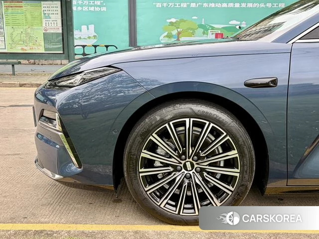 Geely Galaxy Galaxy Sparkle 8 PHEV id 3957667 из Китая 13