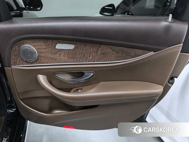 Mercedes-Benz E-class id 4217512 из Китая 13