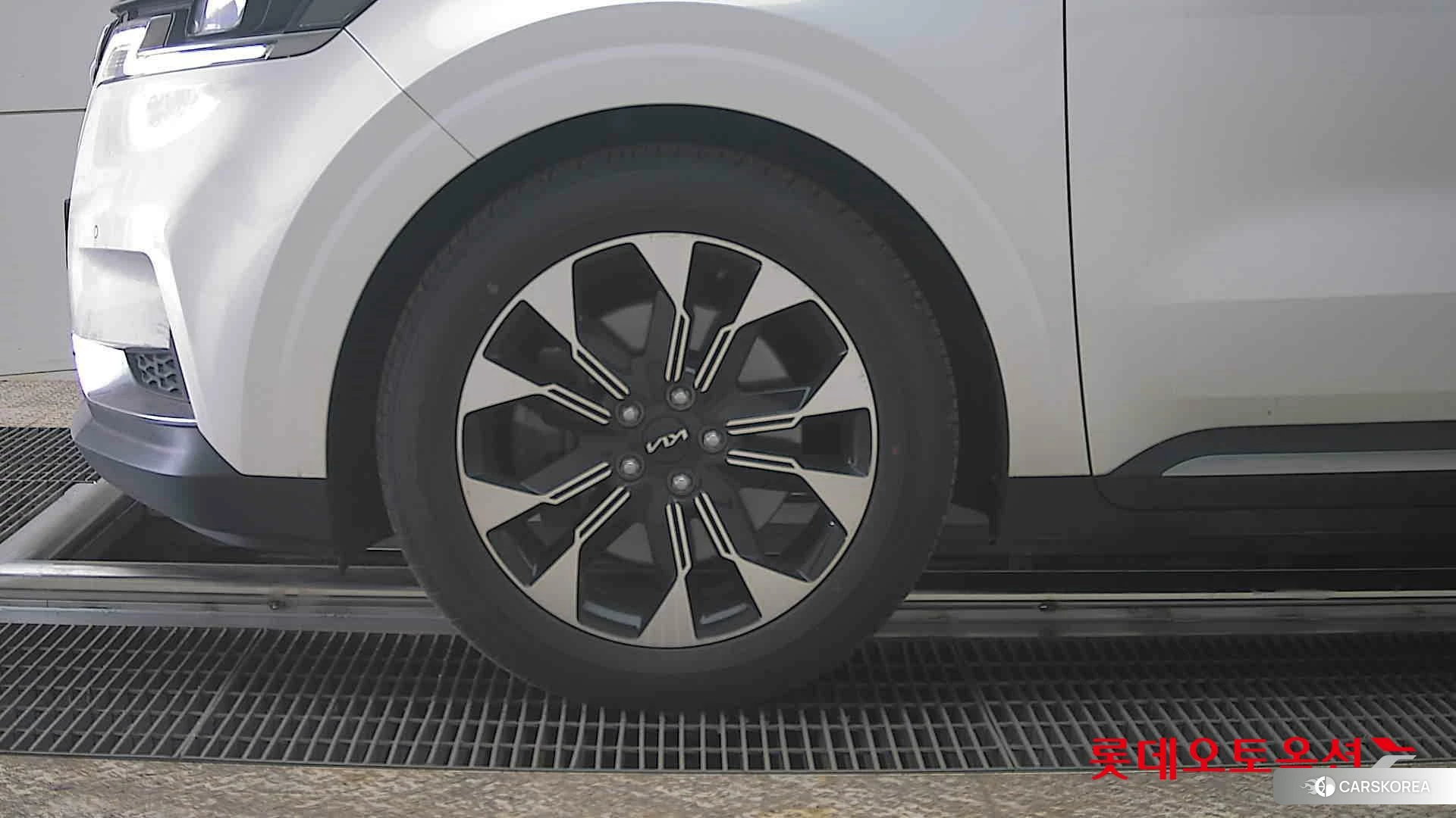 Kia Carnival Limousine id 3882175 из Кореи 13