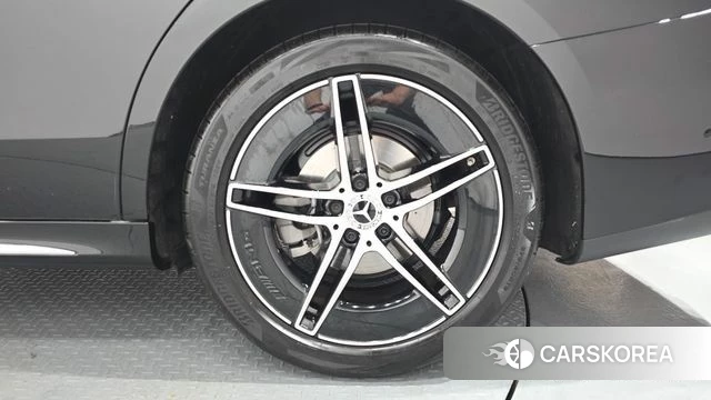 Mercedes-Benz E-Class W214 id 4499229 из Кореи 13