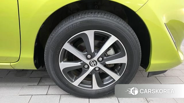 Toyota Prius C id 4760323 из Кореи 13