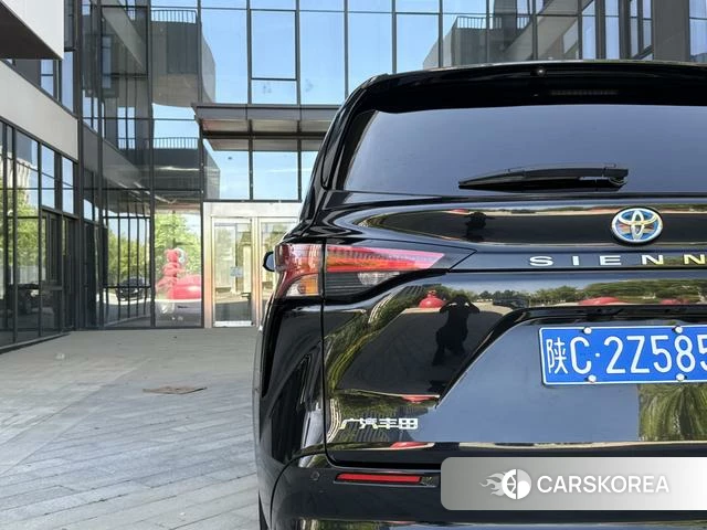 Toyota Saina id 4272887 из Китая 13