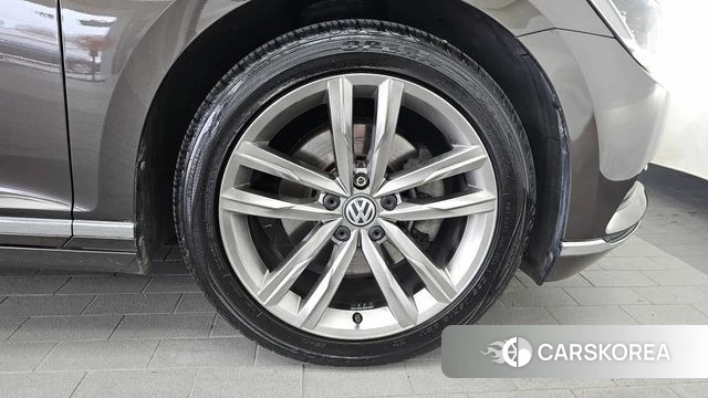 Volkswagen Passat GT (B8) id 4596182 из Кореи 13
