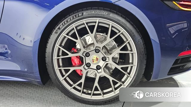 Porsche 911(992) id 4203061 из Кореи 13