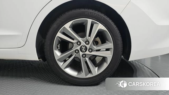 Hyundai Avante AD id 4865468 из Кореи 13