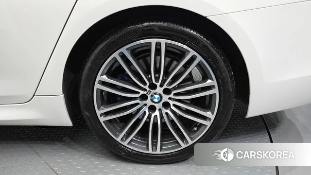 BMW 5 Series (G30) id 4581516 из Кореи 13