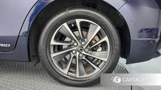 Lexus CT200h id 4785959 из Кореи 13