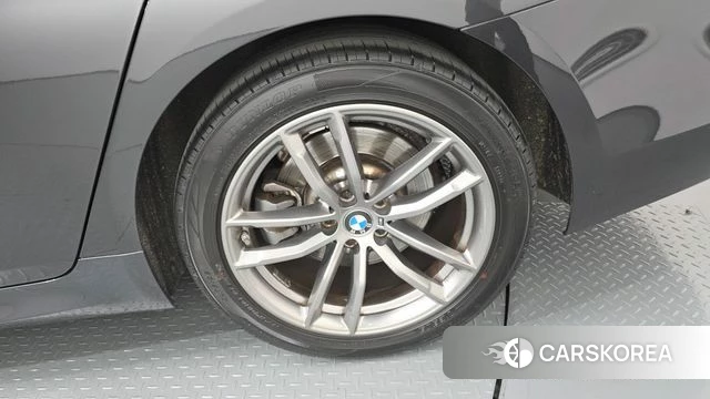 BMW 5 Series (G30) id 4246236 из Кореи 13