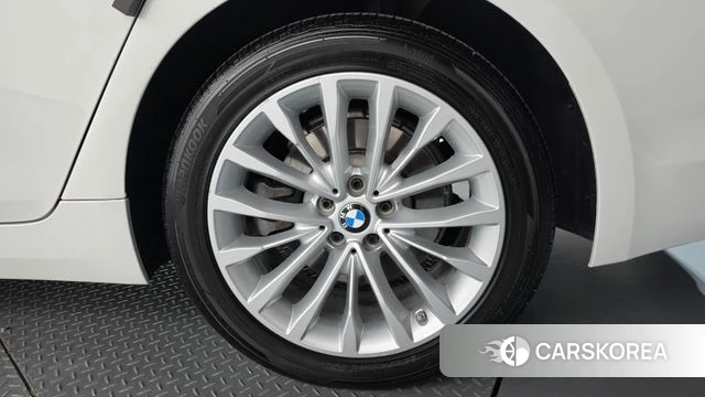 BMW 5 Series (G30) id 4865536 из Кореи 13