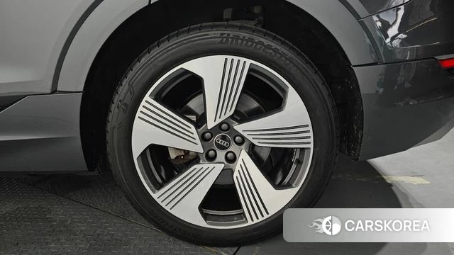 Audi e-Tron id 4631369 из Кореи 13