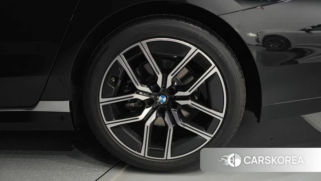 BMW 7 Series (G70) id 4853481 из Кореи 13