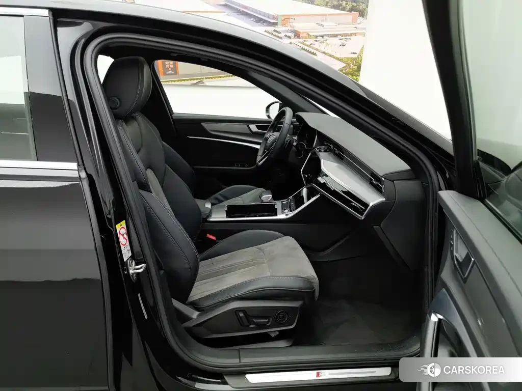 Audi A6L id 4629796 из Китая 14