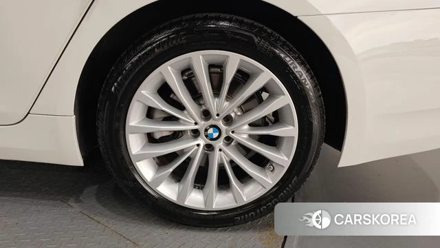BMW 5 Series (G30) id 4507646 из Кореи 13