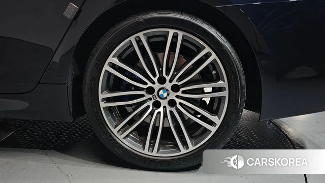 BMW 5 Series (G30) id 4573692 из Кореи 13