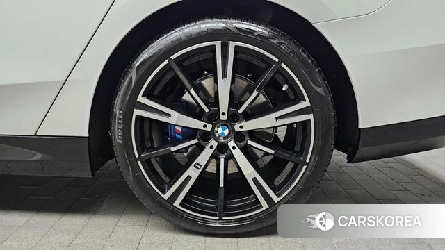 BMW 5 Series (G60) id 4230274 из Кореи 13