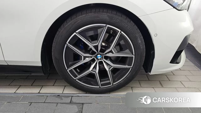 BMW 5 Series (G60) id 4664953 из Кореи 13
