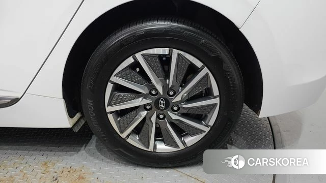 Hyundai The New Ionic Electric id 4284648 из Кореи 13