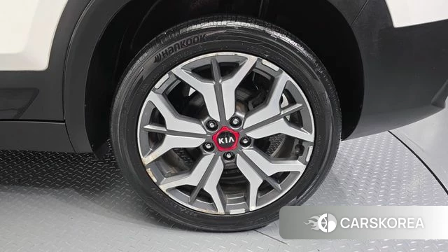 Kia Seltos id 4471218 из Кореи 13
