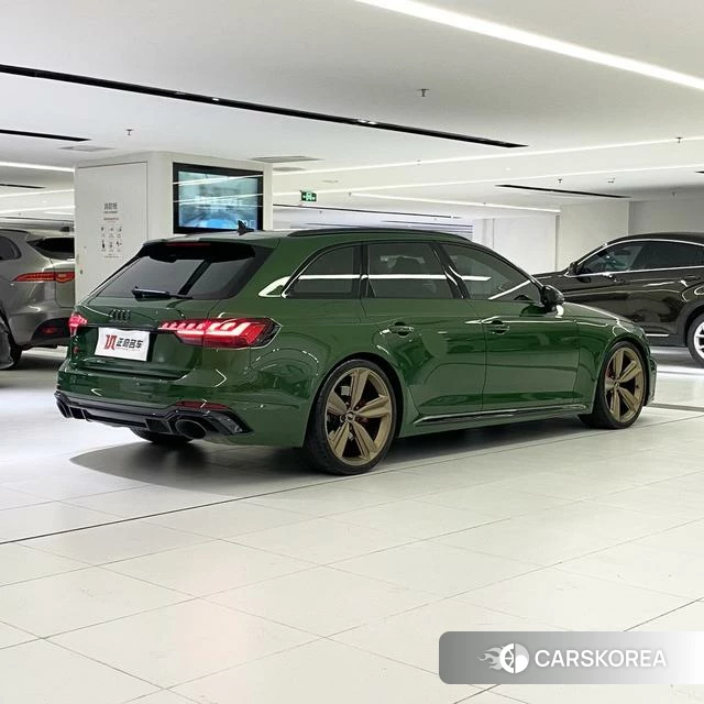 Audi RS 4 id 4222033 из Китая 13