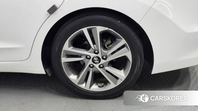 Hyundai Avante AD id 4384833 из Кореи 13