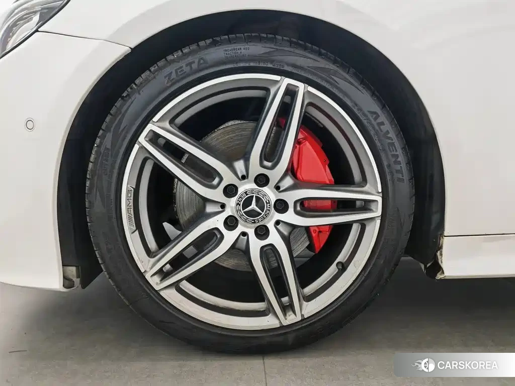 Mercedes-Benz E-Class id 4628321 из Китая 13