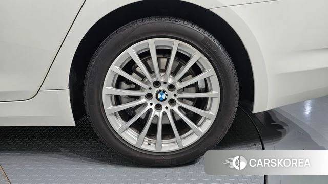 BMW 5 Series (G30) id 4900398 из Кореи 13