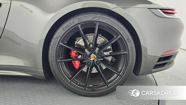 Porsche 911(992) id 4562641 из Кореи 13