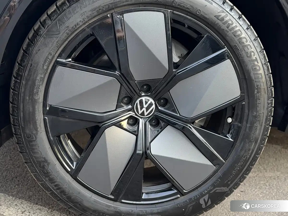Volkswagen Touareg id 4601155 из Китая 13