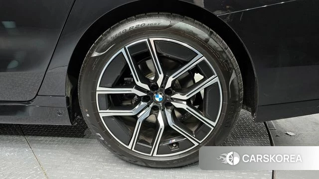 BMW 7 Series (G70) id 4353999 из Кореи 13