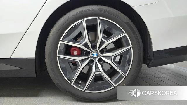 BMW 5 Series (G60) id 4756917 из Кореи 13