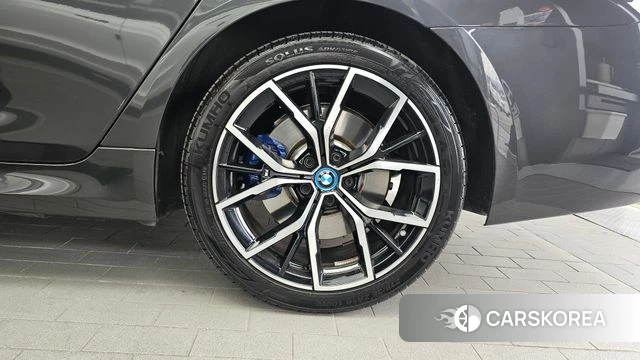 BMW 5 Series (G30) id 4395101 из Кореи 13