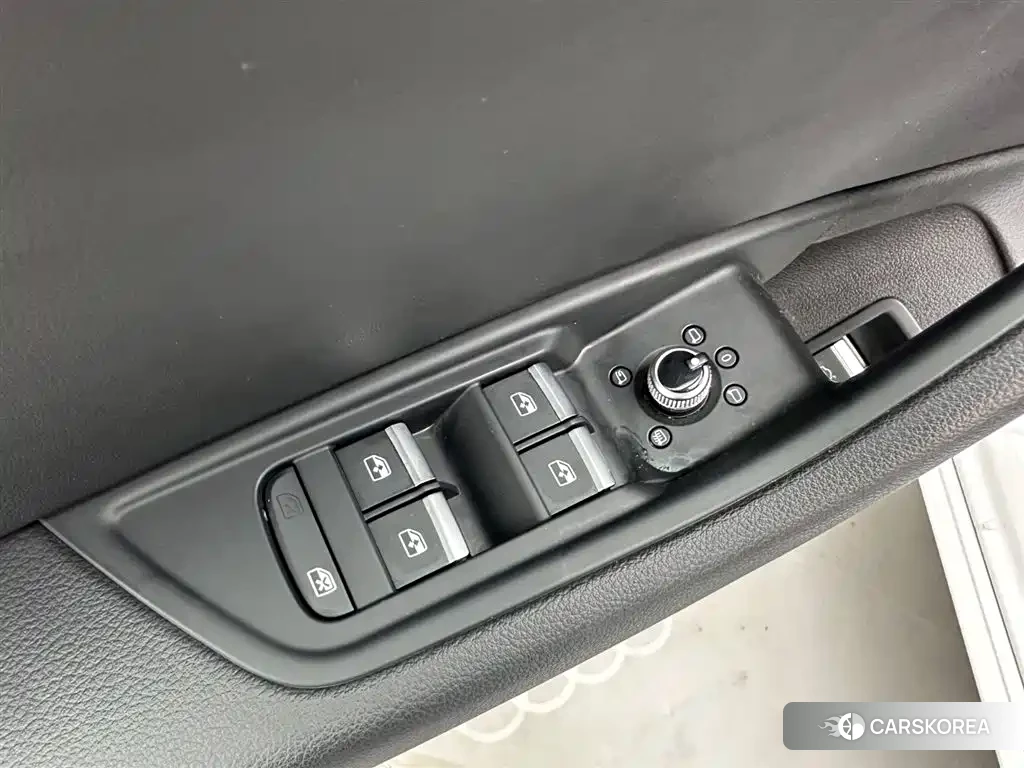 Audi A4L id 4548120 из Китая 14