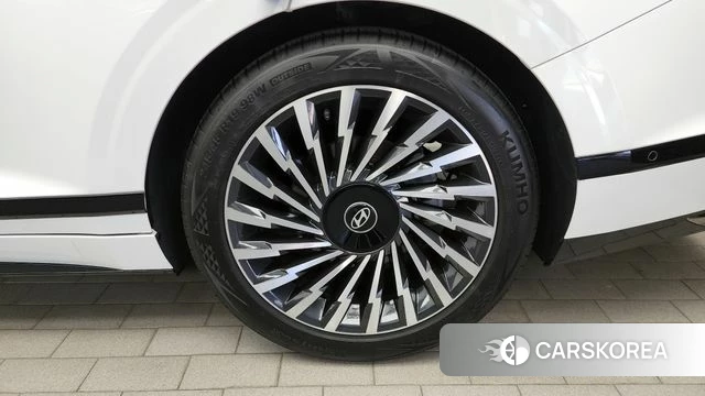 Hyundai Grandeur (GN7) id 4388176 из Кореи 13