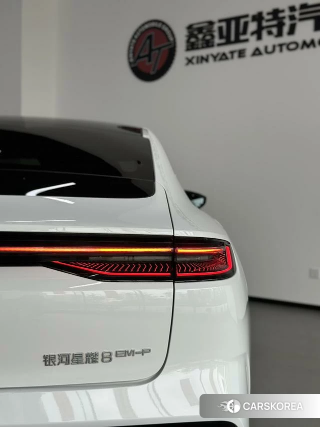 Geely Galaxy Galaxy Sparkle 8 PHEV id 3939327 из Китая 13