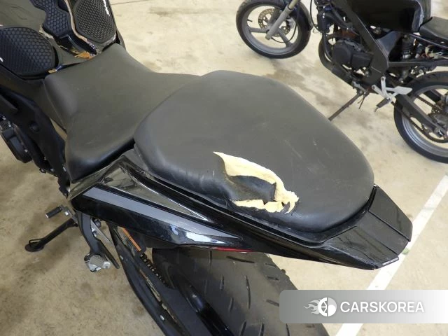 Kawasaki ZX-4R SE id 3949356 из Японии 13