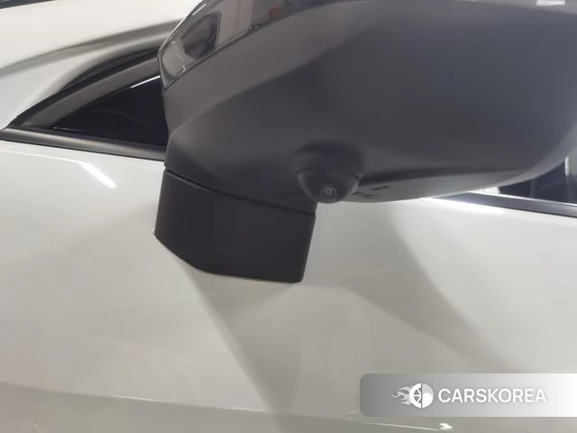 Audi Q2L id 4208809 из Китая 13