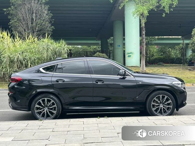 BMW X6 id 4341757 из Китая 13