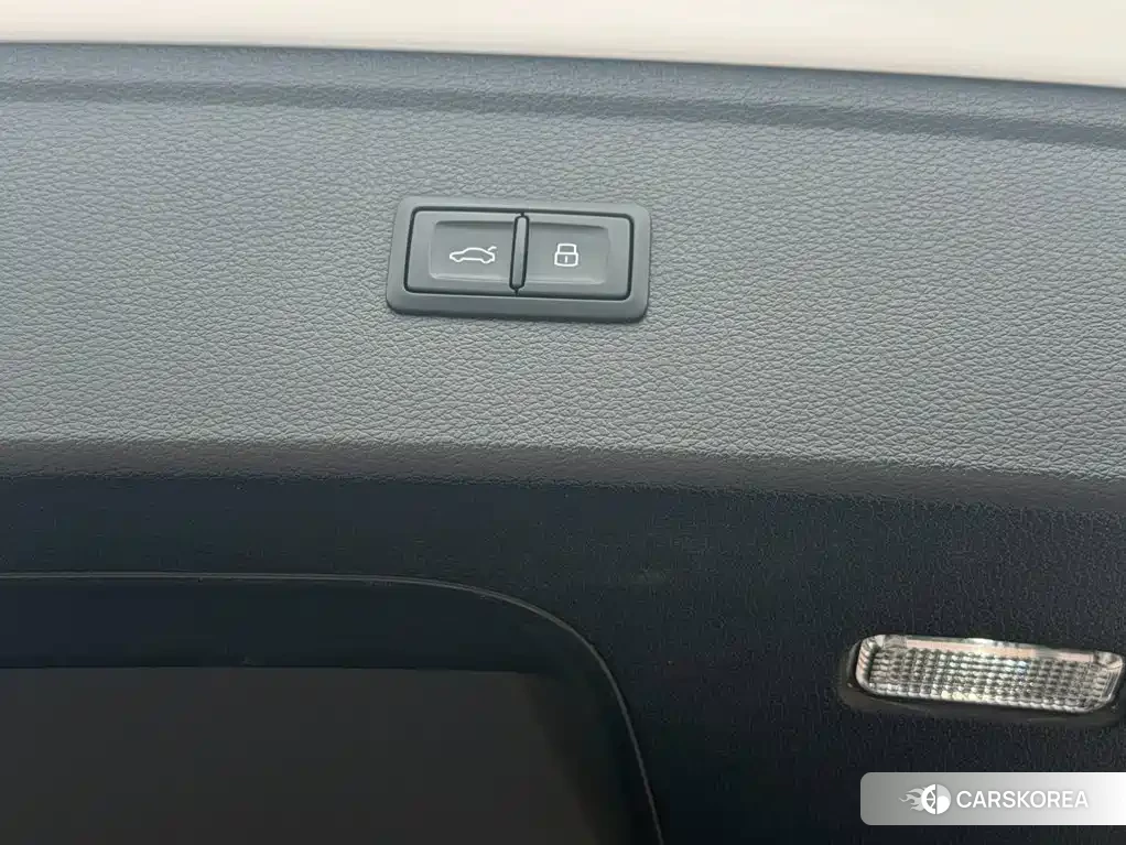 Audi Q5L id 4655134 из Китая 13