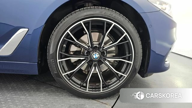 BMW 5 Series (G30) id 4530312 из Кореи 13