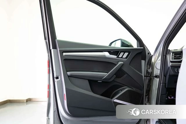 Audi Q5L id 4366045 из Китая 13