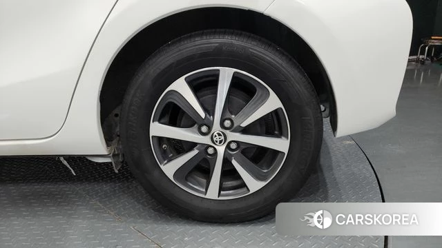 Toyota Prius C id 4557969 из Кореи 13