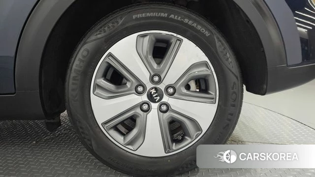 Kia Niro id 4944101 из Кореи 13