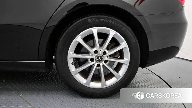 Mercedes-Benz A-Class W177 id 4203121 из Кореи 13