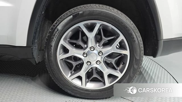 Jeep Grand Cherokee id 4361846 из Кореи 13