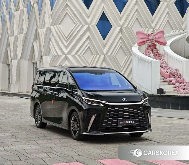 Lexus LM id 4259833 из Китая 13