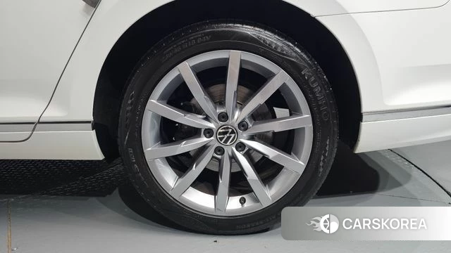 Volkswagen Passat GT (B8) id 4665945 из Кореи 13