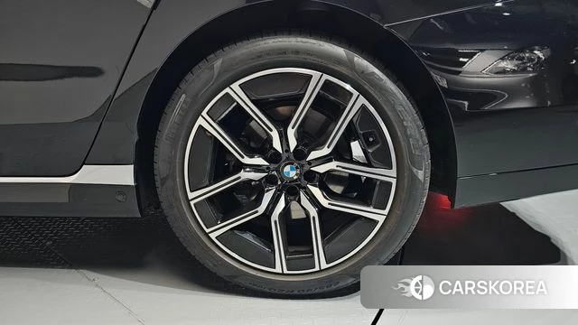 BMW 7 Series (G70) id 4720155 из Кореи 13